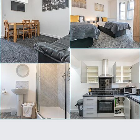 Wellfield Serviced Accommodation 워링턴 외부 사진