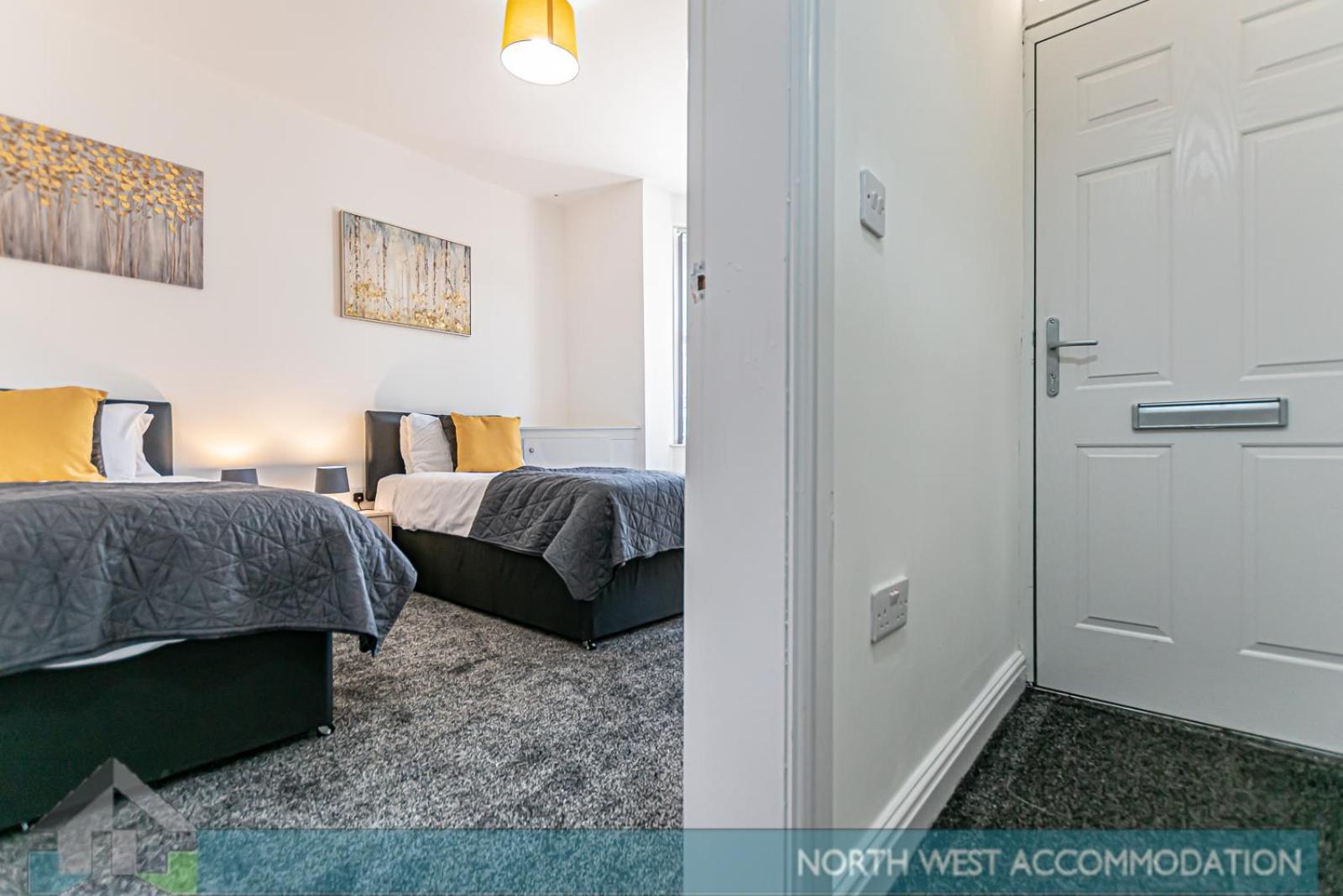 Wellfield Serviced Accommodation 워링턴 외부 사진