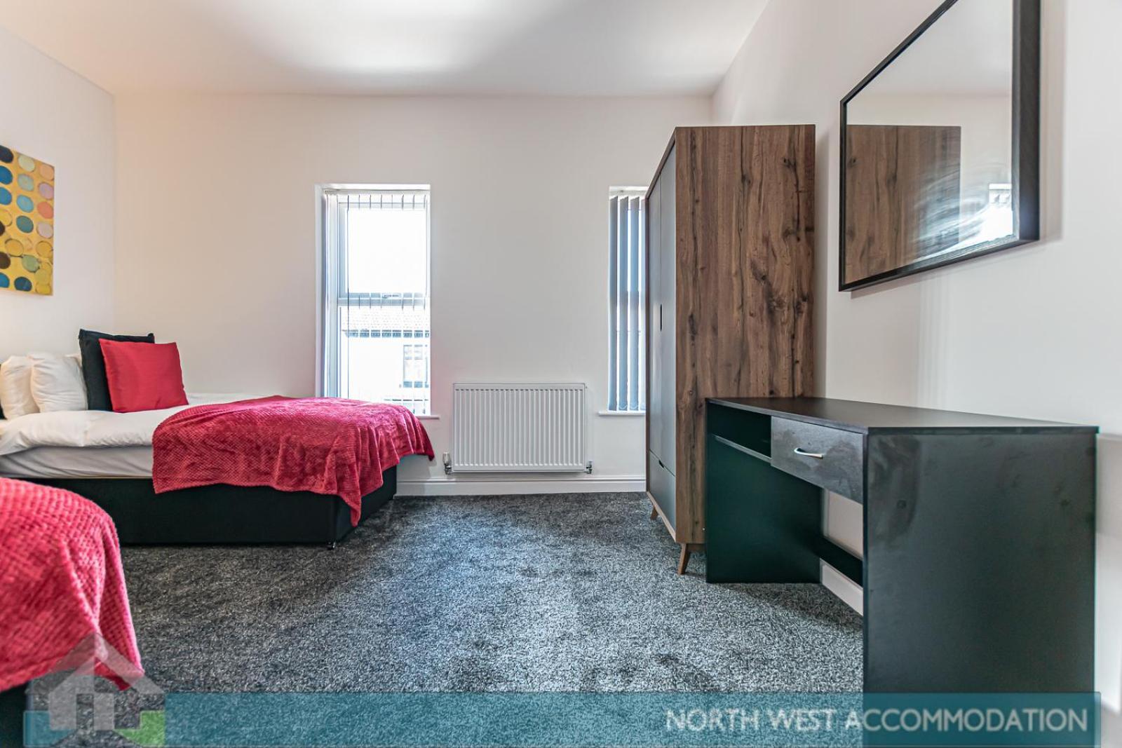 Wellfield Serviced Accommodation 워링턴 외부 사진