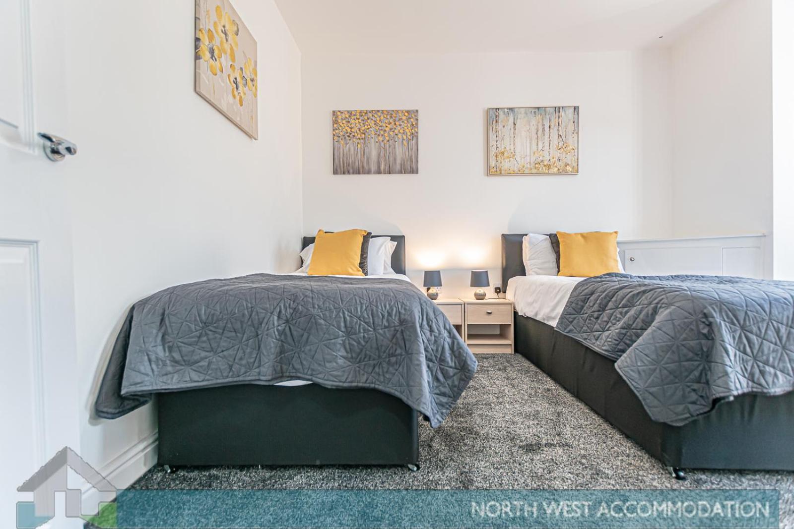 Wellfield Serviced Accommodation 워링턴 외부 사진