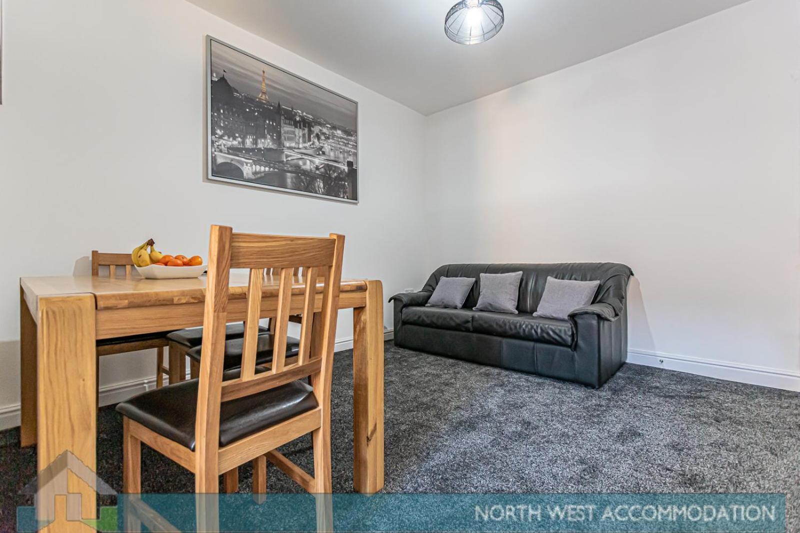 Wellfield Serviced Accommodation 워링턴 외부 사진