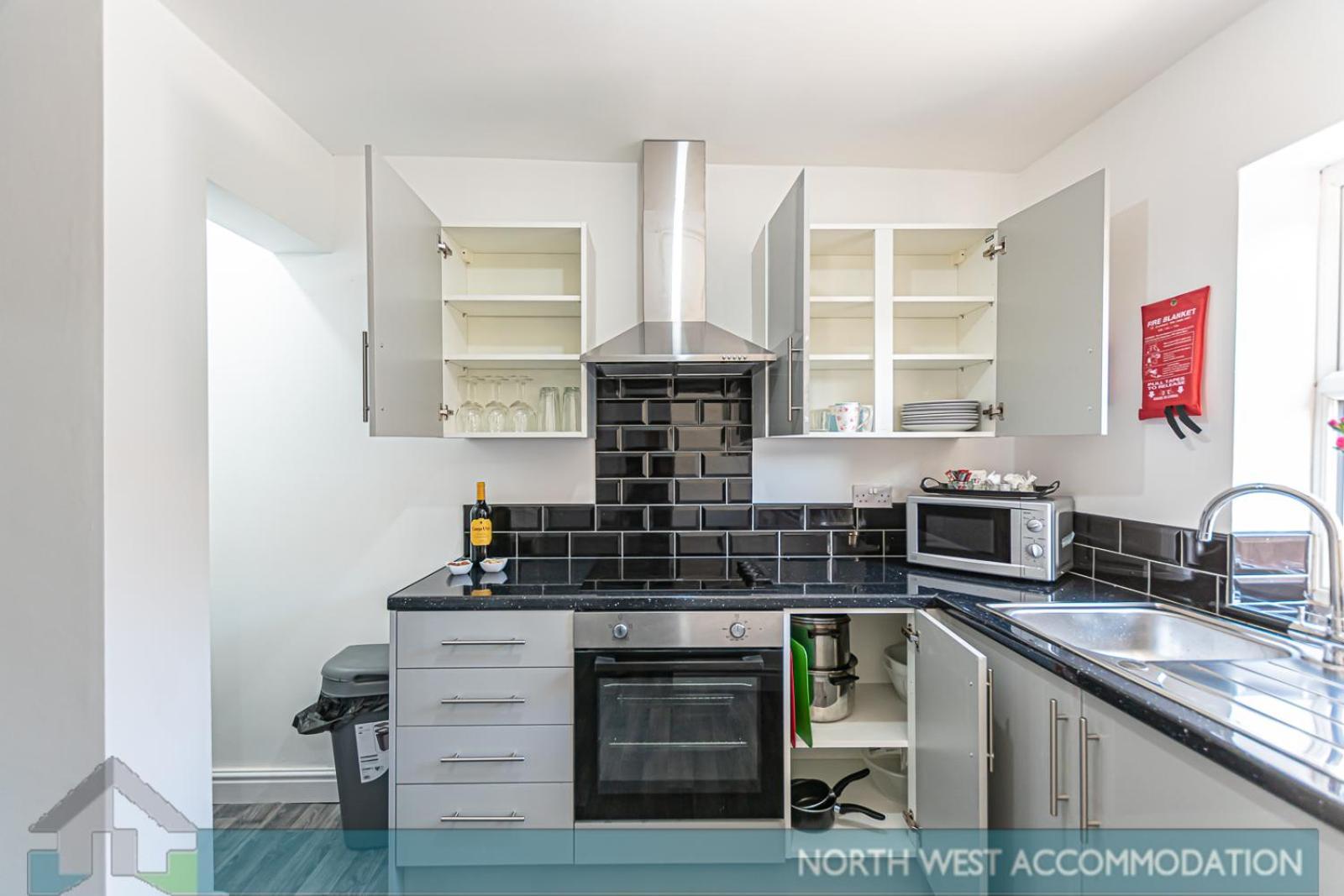 Wellfield Serviced Accommodation 워링턴 외부 사진